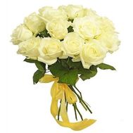 Букет із 19 білих троянд