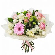 Букет із 13 троянд, 3 альстрмоерій, 1 гербери і 2 хризантем