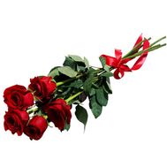 Букет із 5 червоних троянд