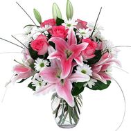 Букет квітів із 2 лілій, 6 троянд і 5 хризантем