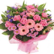 Букет квітів із 5 троянд, 5 гербер та 5 хризантем