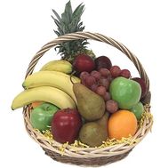 Кошик з фруктами