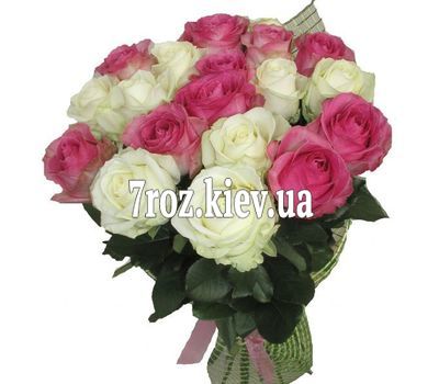 Букет із 19 троянд