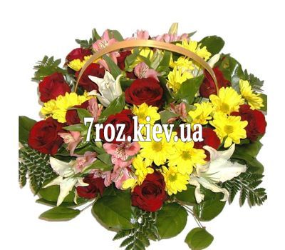 Кошик із 15 троянд, 5 хризантем, 6 альстромерій і 1 лілії