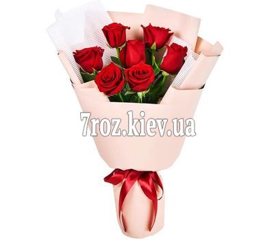 Букет квітів із 7 червоних троянд