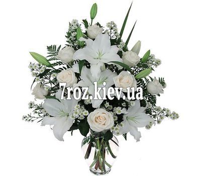 Букет квітів із 8 троянд і 1 лілії