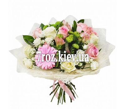 Букет із 13 троянд, 3 альстрмоерій, 1 гербери і 2 хризантем
