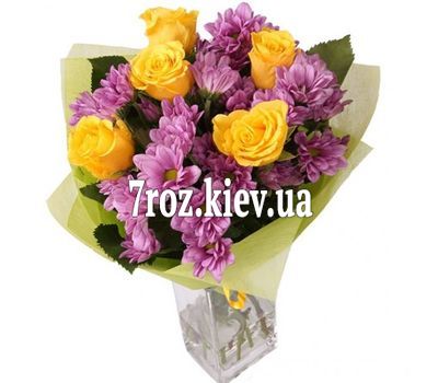 Букет із 5 троянд і 4 хризантем
