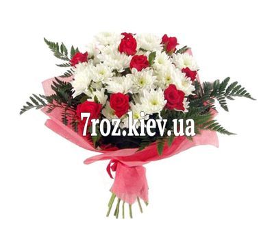 Букет квітів із 9 троянд і 8 хризантем