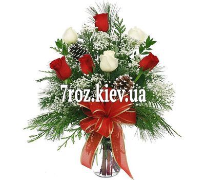 Зимовий Букет квітів із троянд і ялинки