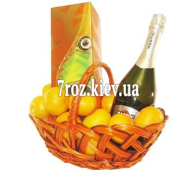Подарункова корзина з елітним шампанським